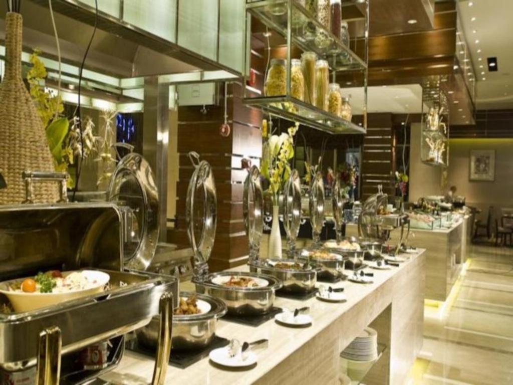 Wyndham Bund East 5*