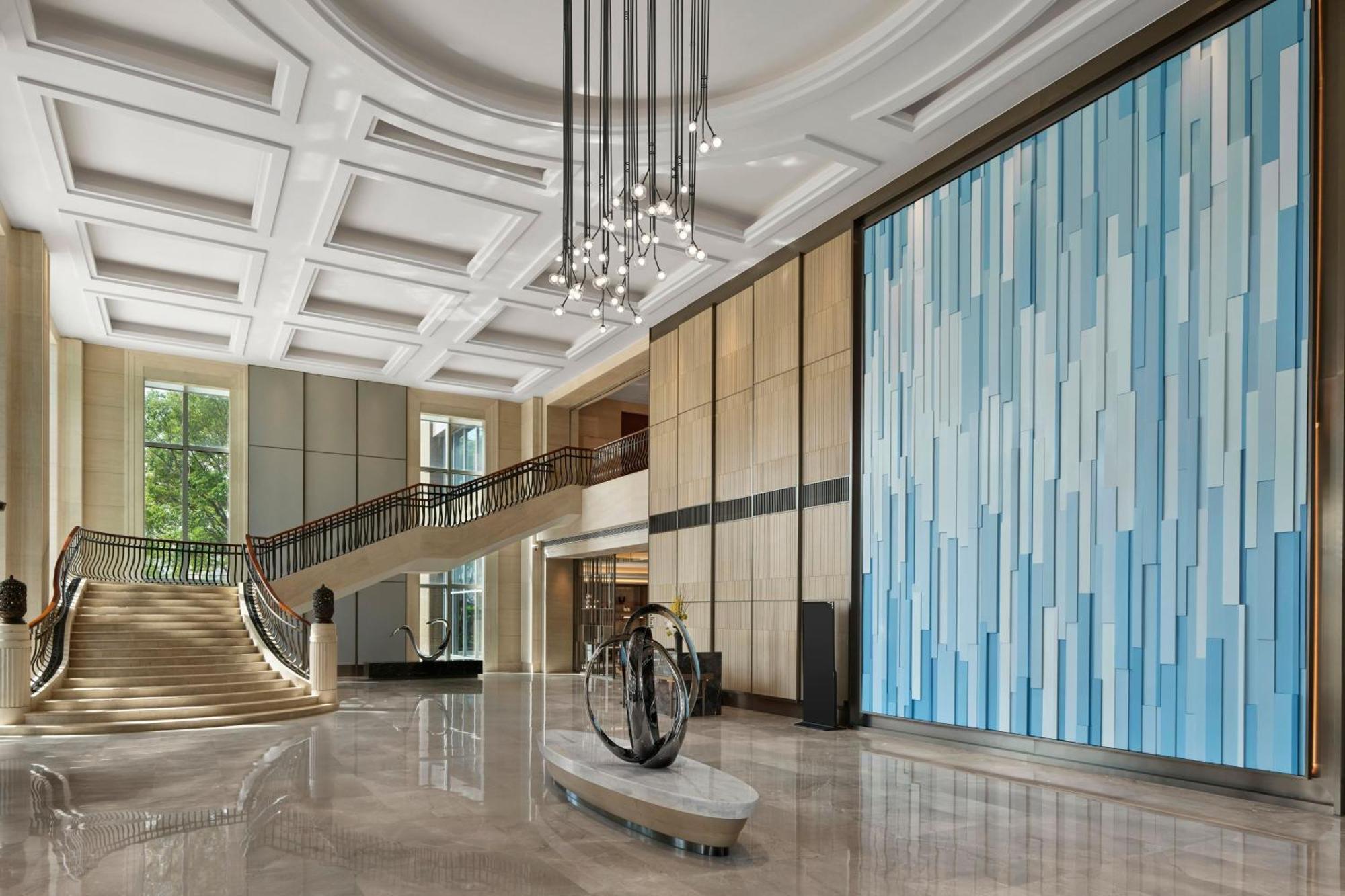 Wyndham Bund East Hotel 5*