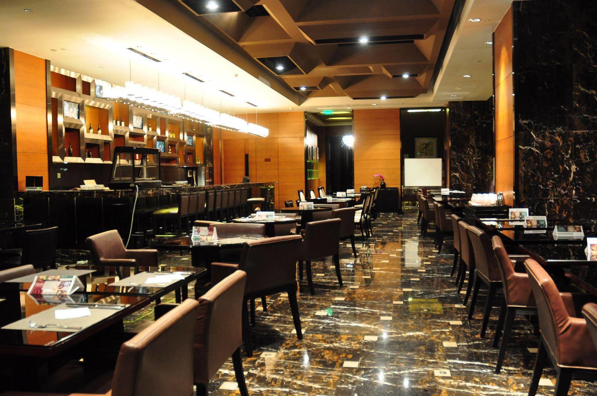 Hotel Wyndham Bund East 5*